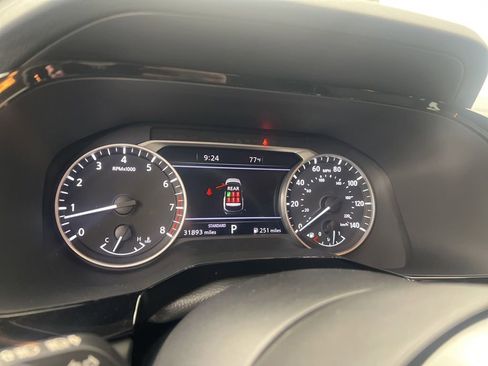 Used 2024 Nissan Pathfinder SL FWD image 23