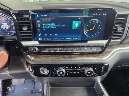 Used 2024 Chevrolet Silverado 1500 LT AWD/4WD image 29