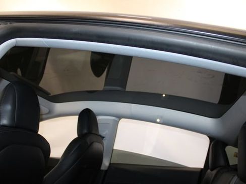 Used 2021 Tesla Model Y Long Range AWD/4WD image 10
