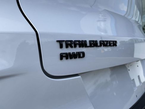 Used 2024 Chevrolet TrailBlazer RS AWD/4WD image 11