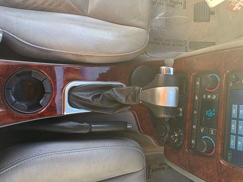 Used 2007 GMC Envoy SLT image 40