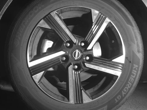 Used 2025 Nissan Sentra SV image 12