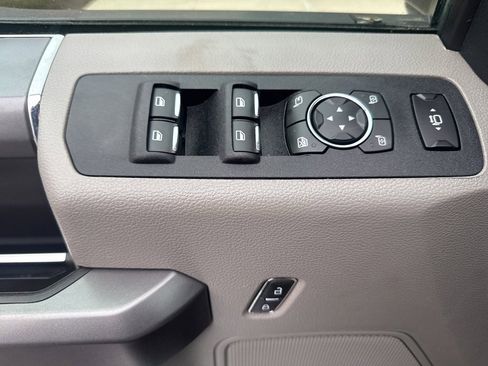 Used 2019 Ford F250 XLT w/ XLT Premium Package image 38