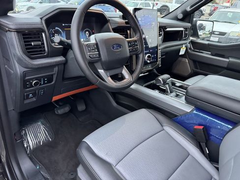 Used 2025 Ford F150 Lightning Lariat image 11