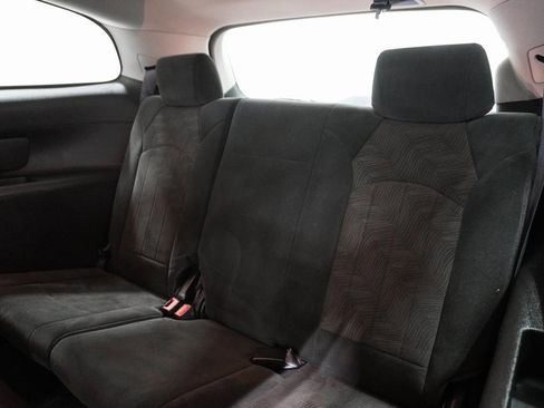 Used 2010 Buick Enclave CX w/ Driver Confidence Package image 15