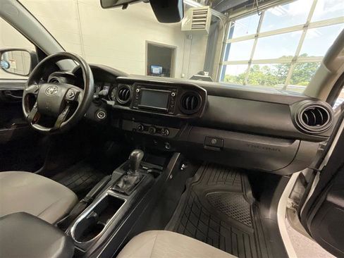 Used 2019 Toyota Tacoma SR image 19