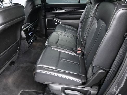 Used 2024 Jeep Wagoneer 2WD image 6