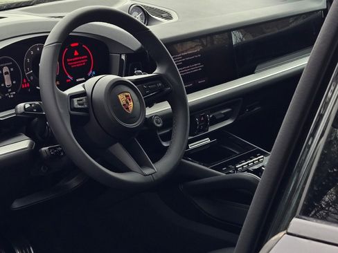 New 2025 Porsche Cayenne S image 14