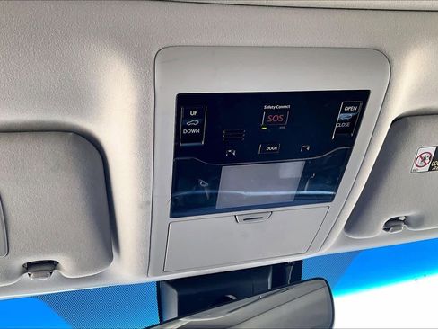 Used 2019 Lexus LX 570 4WD w/ Luxury Package image 29