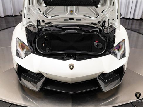 Used 2016 Lamborghini Aventador LP 700-4 image 13