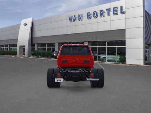 New 2025 Ford F550 4x4 Regular Cab Super Duty image 5