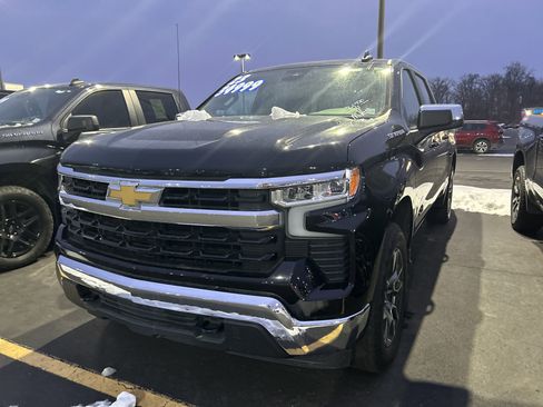 Used 2023 Chevrolet Silverado 1500 LT image 3