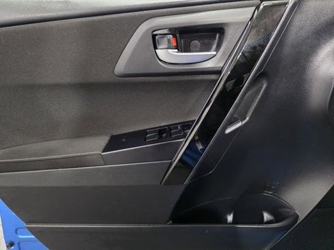 Used 2017 Toyota Corolla iM image 10