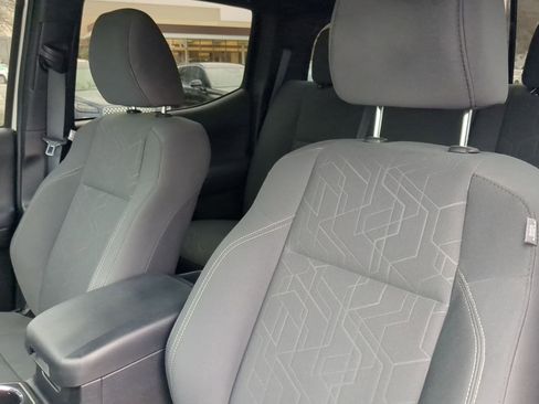 Used 2019 Toyota Tacoma TRD Off-Road image 11