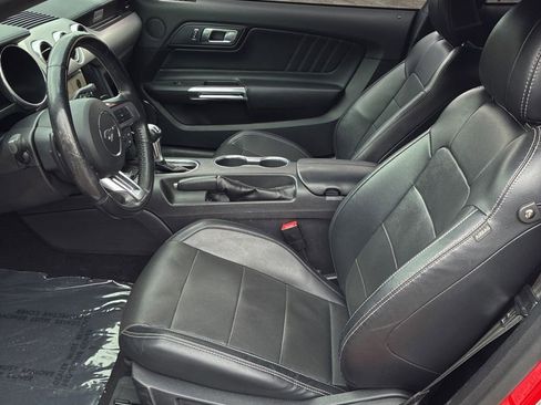 Used 2019 Ford Mustang GT Premium RWD image 5