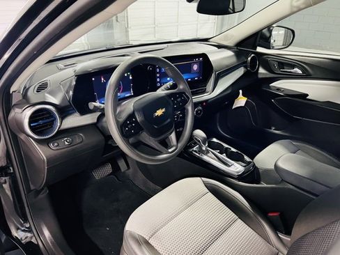 Used 2025 Chevrolet Trax LT image 20