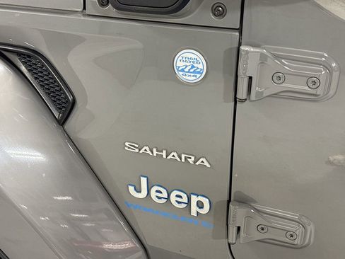 Used 2023 Jeep Wrangler Unlimited Sahara w/ Cold Weather Group AWD/4WD image 11