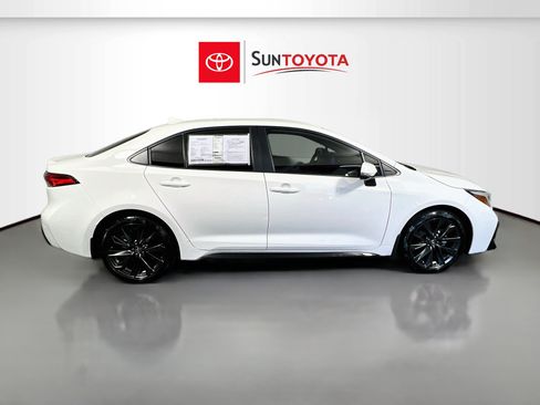 Used 2024 Toyota Corolla SE FWD image 2