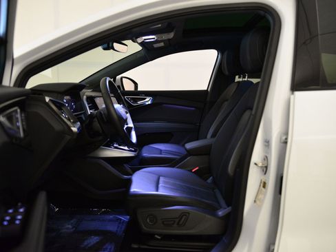Used 2023 Audi Q4 e-tron Premium Plus w/ Premium Plus image 24