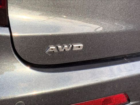 Used 2023 Cadillac XT6 Premium Luxury image 10