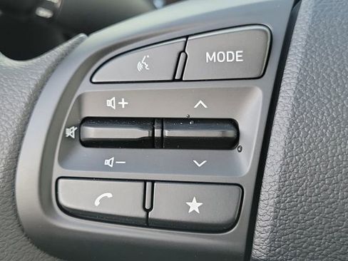 New 2026 Hyundai Venue SE image 8