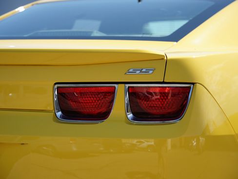 Used 2012 Chevrolet Camaro SS w/ Rear Vision Package image 10