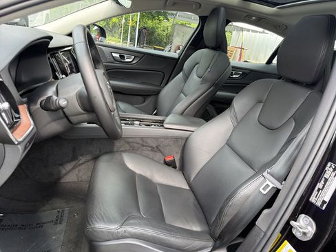 Used 2025 Volvo S60 B5 Plus FWD image 16