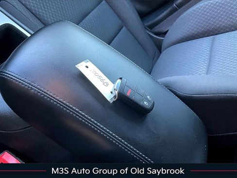 Used 2020 Jeep Grand Cherokee Laredo image 35