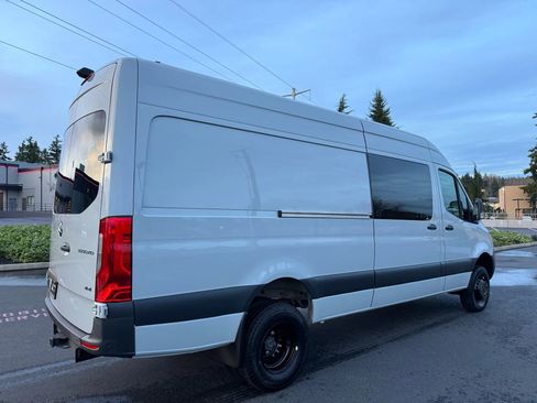 Used 2021 Mercedes-Benz Sprinter 3500 image 11