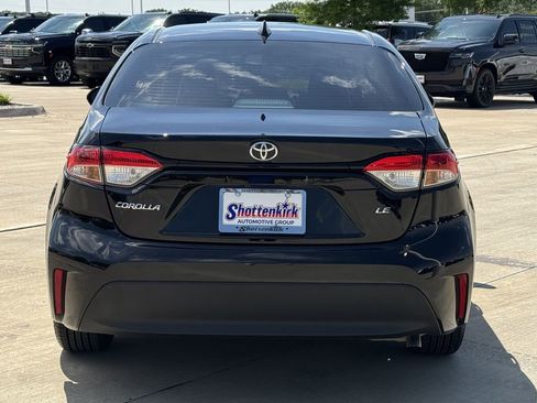 Used 2023 Toyota Corolla LE FWD image 5