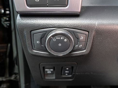 Used 2018 Ford Expedition Max Platinum image 32