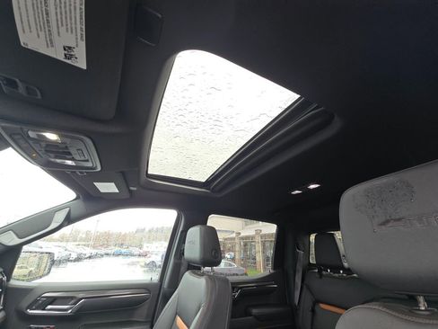 Used 2024 GMC Sierra 1500 AT4 w/ Technology Package image 18