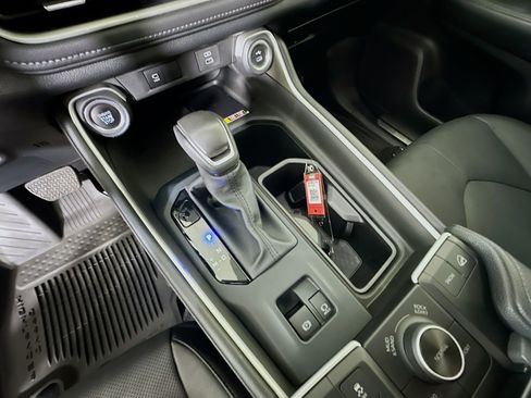 Used 2024 Toyota Grand Highlander Platinum image 22