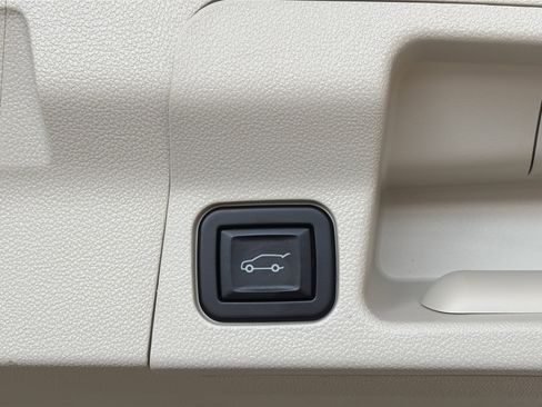 Certified 2023 GMC Acadia Denali image 15