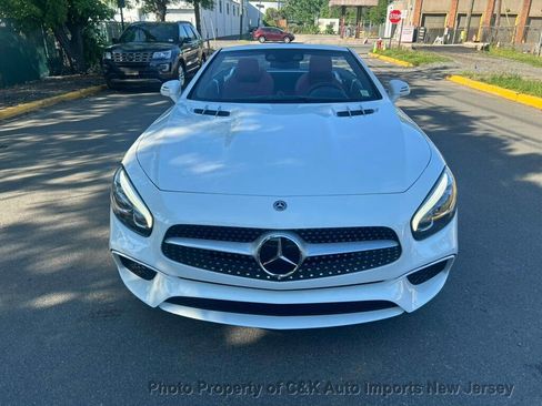 Used 2018 Mercedes-Benz SL 550 image 4