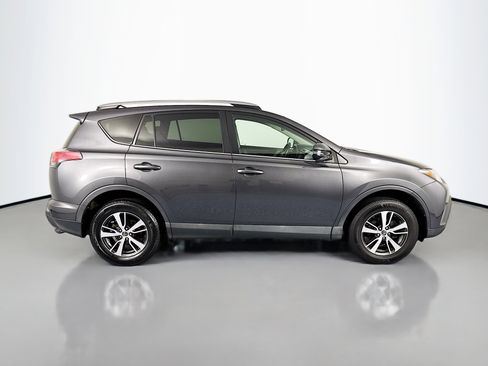 Used 2018 Toyota RAV4 XLE image 4