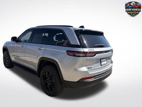 New 2026 Jeep Grand Cherokee Altitude AWD/4WD image 3