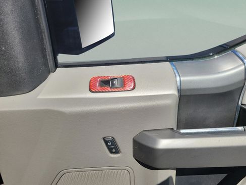 Used 2017 Ford F150 XLT w/ Equipment Group 302A Luxury image 28