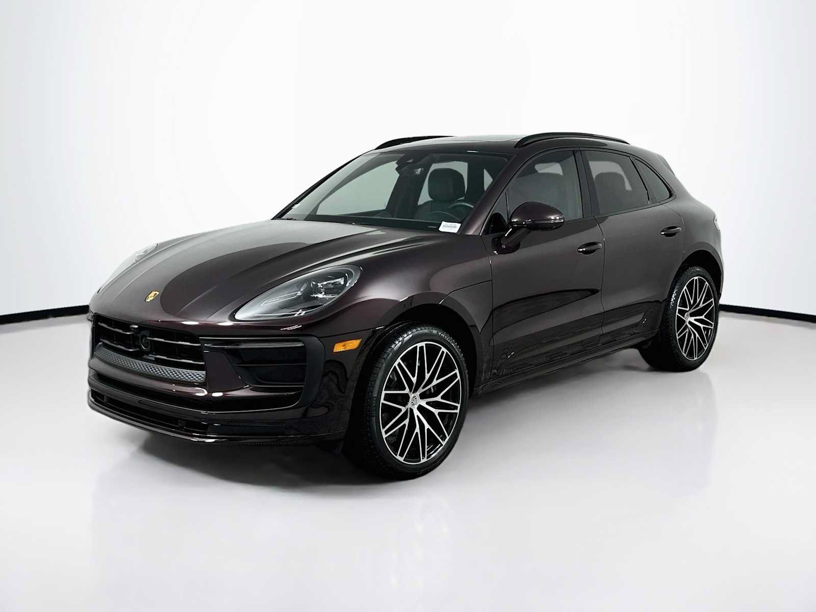 Certified 2026 Porsche Macan AWD/4WD image 1