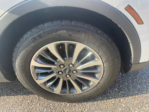 Used 2020 Lincoln Nautilus FWD w/ Equipment Group 101A image 7