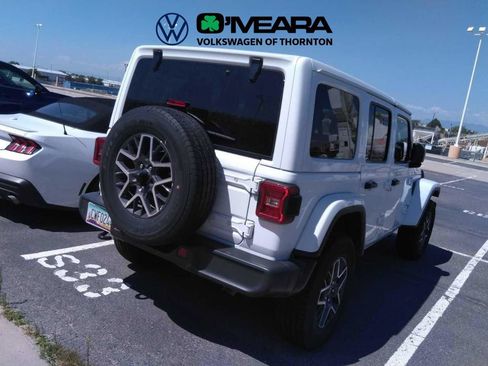 Used 2025 Jeep Wrangler Unlimited Sahara AWD/4WD image 2
