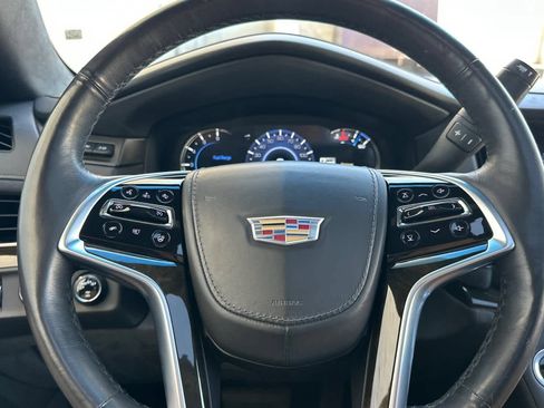 Used 2018 Cadillac Escalade Platinum AWD/4WD image 26