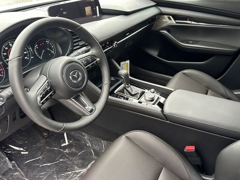 New 2025 MAZDA MAZDA3 Hatchback w/Premium Plus Pkg image 8