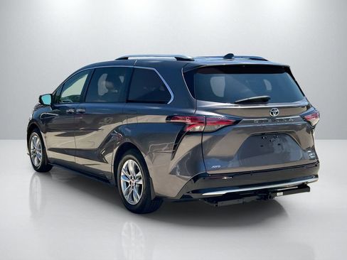 Certified 2023 Toyota Sienna Limited AWD/4WD image 7