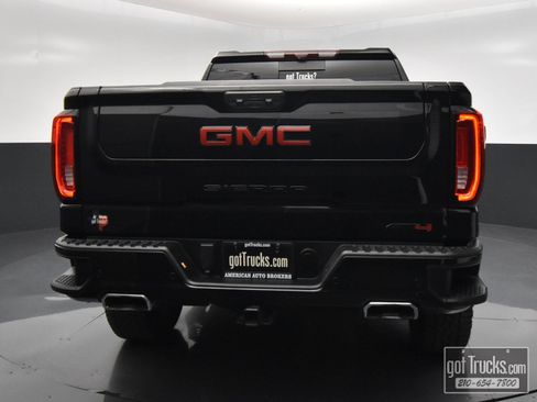 Used 2024 GMC Sierra 1500 AT4 w/ Technology Package AWD/4WD image 6