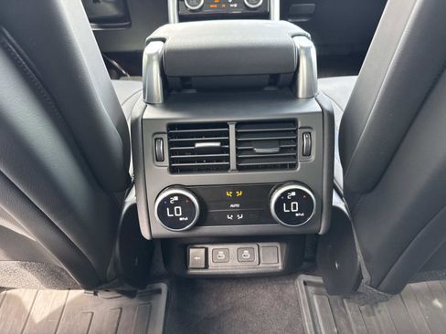 Certified 2025 Land Rover Discovery S image 17