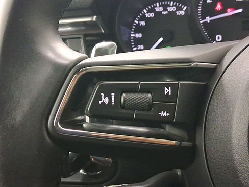 Used 2024 Porsche Macan image 17