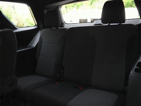 Used 2023 Chevrolet Traverse LT AWD/4WD image 12