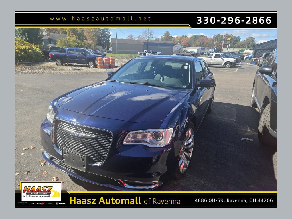 Used 2017 Chrysler 300 Limited w/ Value Package RWD image 1