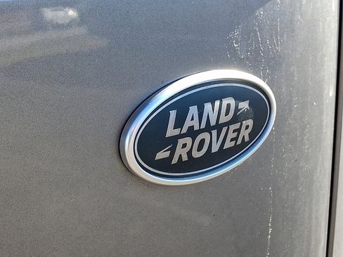 Used 2018 Land Rover Range Rover Velar R-Dynamic HSE AWD/4WD image 31